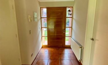 Casa en venta de 4 dorm. en Chicureo