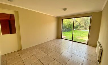 Casa en venta de 4 dorm. en Chicureo