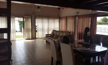 VENDO HERMOSA CASA CON PILETA 1.000 M2. $2.700.000