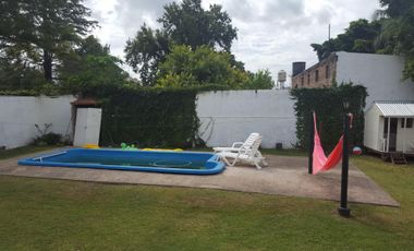 VENDO HERMOSA CASA CON PILETA 1.000 M2. $2.700.000