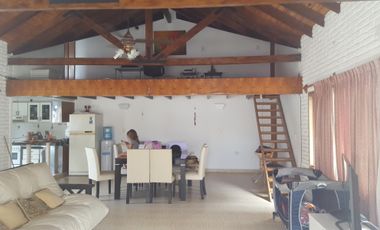 VENDO HERMOSA CASA CON PILETA 1.000 M2. $2.700.000
