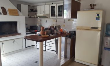 VENDO HERMOSA CASA CON PILETA 1.000 M2. $2.700.000