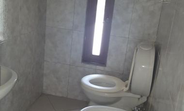 VENDO HERMOSA CASA CON PILETA 1.000 M2. $2.700.000