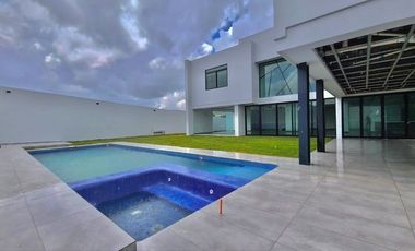 Casa deLujo en Venta en Ayamonte Zona Bajio