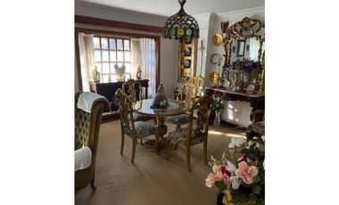 VENTA EXCELENTE RESIDENCIA CON QUINCHO Y PATIO EN PARQUE LURO