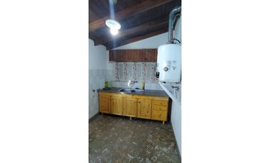 SE VENDE CASA EN Bº PARQUE, 2 DORM, PILETA Y GALPON