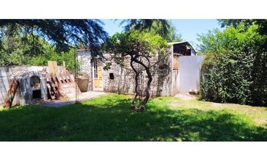 SE VENDE CASA EN Bº PARQUE, 2 DORM, PILETA Y GALPON