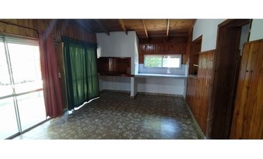 SE VENDE CASA EN Bº PARQUE, 2 DORM, PILETA Y GALPON