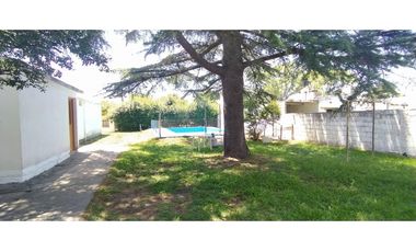 SE VENDE CASA EN Bº PARQUE, 2 DORM, PILETA Y GALPON