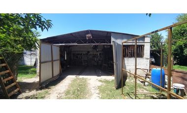 SE VENDE CASA EN Bº PARQUE, 2 DORM, PILETA Y GALPON