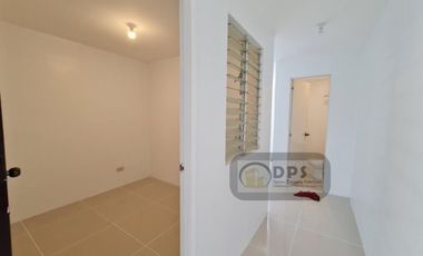 Cozy 1-bedroom with split type aircon for long term rent