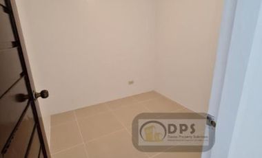 Cozy 1-bedroom with split type aircon for long term rent