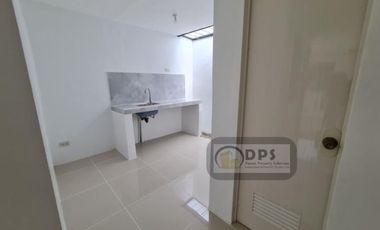 Cozy 1-bedroom with split type aircon for long term rent