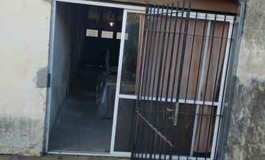 CASA DE 3 AMBIENTES EN VENTA QUILMES OESTE