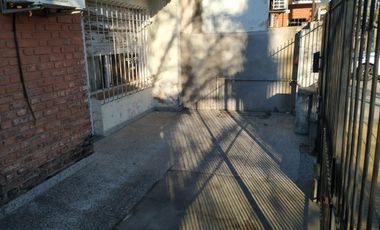 CASA DE 3 AMBIENTES EN VENTA QUILMES OESTE