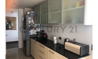 Se vende hermoso y amplio Dpto. vista al mar