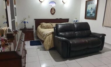 CASA EN VENTA LOMAS DE CORTES