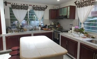 CASA EN VENTA LOMAS DE CORTES