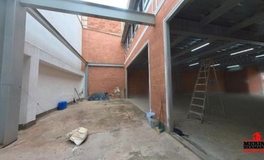 bodega en arriendo en la america. Cod A5520