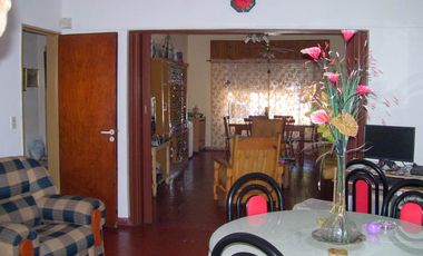 Casa en venta en Burzaco Este