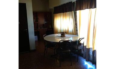 DEPARTAMENTO TIPO CASA 3 AMBIENTES AMPLIOS