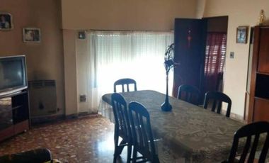 DEPARTAMENTO TIPO CASA 3 AMBIENTES AMPLIOS