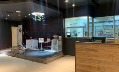 ARRIENDO LOCAL COMERCIAL PARQUE TITANIUM