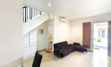 Rumah 10 Menit ke Gerbang Tol Serpong  Siap Huni Dibantu KPR J-48764