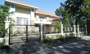 Five Bedroom House and Lot for Sale in Friendship Angeles Ci