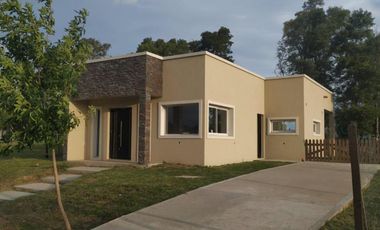 Casa en  venta Santa Elena Pilar del Este