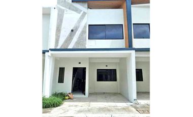 INSIDE KINGSPOINT SUBDIVISION - BAGBAG, NOVALICHES, QUEZON CITY NEAR NLEX SMART CONNECT MINDANAO AVENUE TOLL PLAZA EXIT - 3BR HOUSE AND LOT FOR SALE