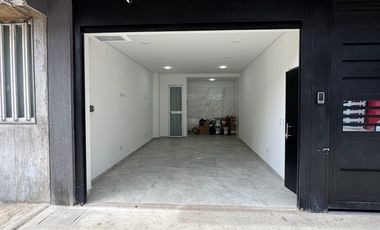 local en arriendo en inglés. Cod A3749