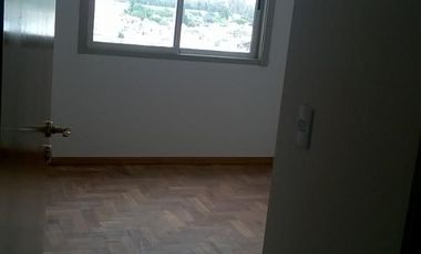 Departamento en venta 2 ambientes con patio.