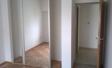 Departamento en venta 2 ambientes con patio.