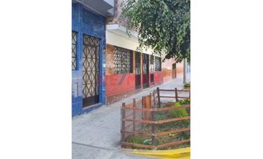 Se Vende Terreno De 300 M2 En Zona Comercial De Chacra Ríos Sur En Cuadrante De Avs Tingo María Y Venezuela