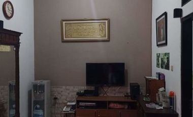 Rumah Bagus 2 Lantai Strategis Siap Huni dekat Pasar Atas di Cimahi Tengah