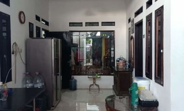 Rumah Bagus 2 Lantai Strategis Siap Huni dekat Pasar Atas di Cimahi Tengah