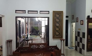 Rumah Bagus 2 Lantai Strategis Siap Huni dekat Pasar Atas di Cimahi Tengah