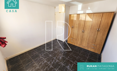 #VentaRUKAN | Casa de 3 Ambientes + 2 Departamentos | Barrio VISTA HERMOSA | Calle CABO 1º BENITEZ | Caleta Olivia.-