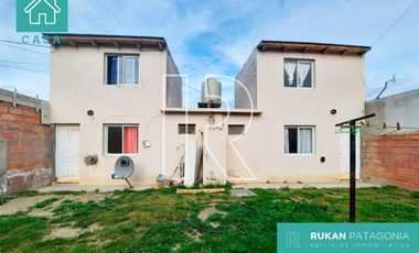 #VentaRUKAN | Casa de 3 Ambientes + 2 Departamentos | Barrio VISTA HERMOSA | Calle CABO 1º BENITEZ | Caleta Olivia.-