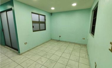 Local comercial en RENTA planta baja frente a Secretaria de cultura  x