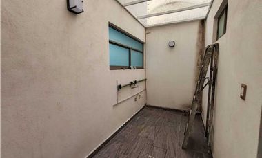 Local comercial en RENTA planta baja frente a Secretaria de cultura  x