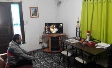 VENDO CASA EN QUEQUEN