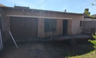 VENDO CASA EN QUEQUEN