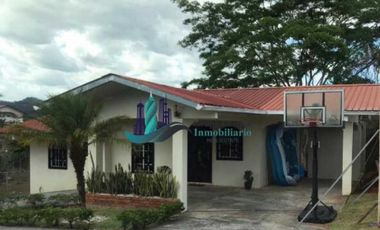 VENDO CASA EN SAN CARLITOS
