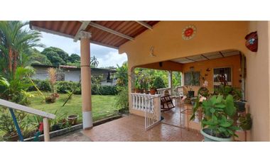 SE VENDE CASA 4 RECAMARAS + ESTUDIO CON TERRENO EN LAS CUMBRES