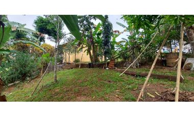 SE VENDE CASA 4 RECAMARAS + ESTUDIO CON TERRENO EN LAS CUMBRES