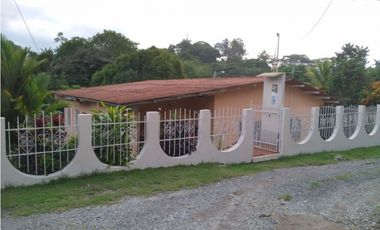 SE VENDE CASA 4 RECAMARAS + ESTUDIO CON TERRENO EN LAS CUMBRES