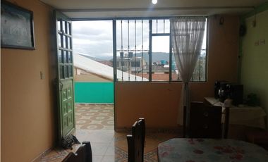 SE VENDE CASA COMERCIAL EN EL CENTRO DE ZIPAQUIR