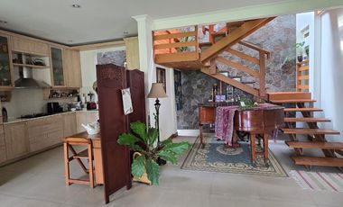 Dijual Rumah Lux Asri di jl Padaasih , Bandung Kota
